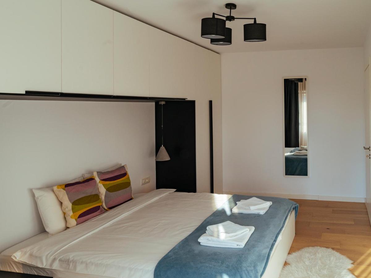 Central Modern Design Apartment Bucharest Exterior photo