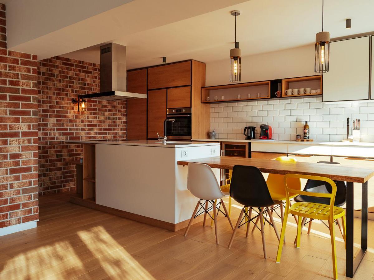 Central Modern Design Apartment Bucharest Exterior photo
