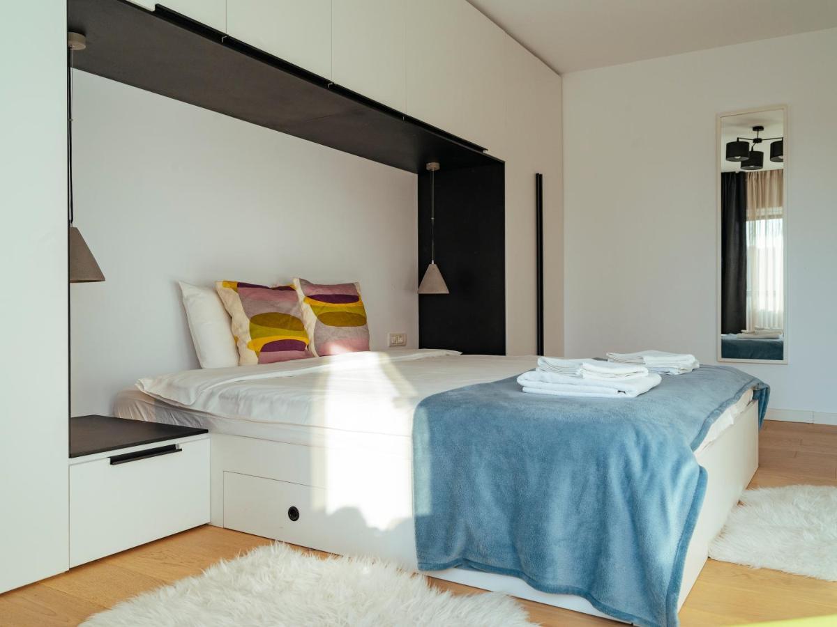 Central Modern Design Apartment Bucharest Exterior photo