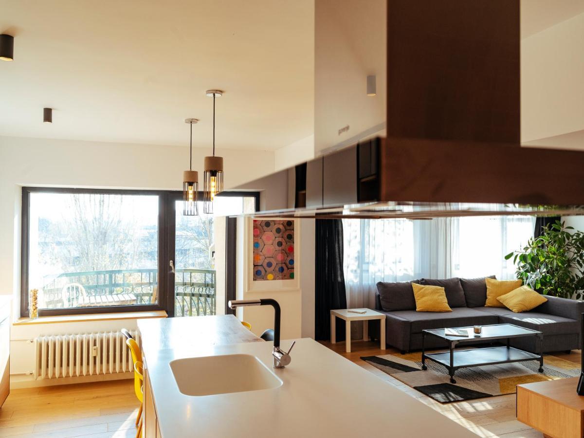 Central Modern Design Apartment Bucharest Exterior photo