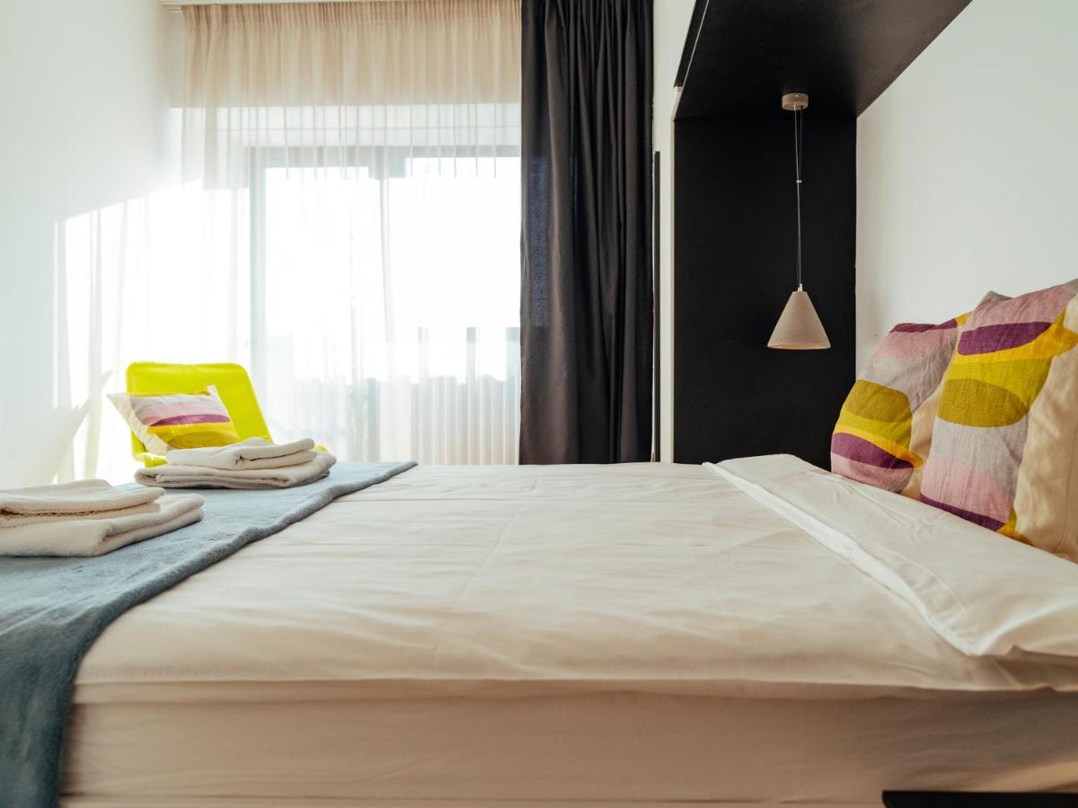 Central Modern Design Apartment Bucharest Exterior photo