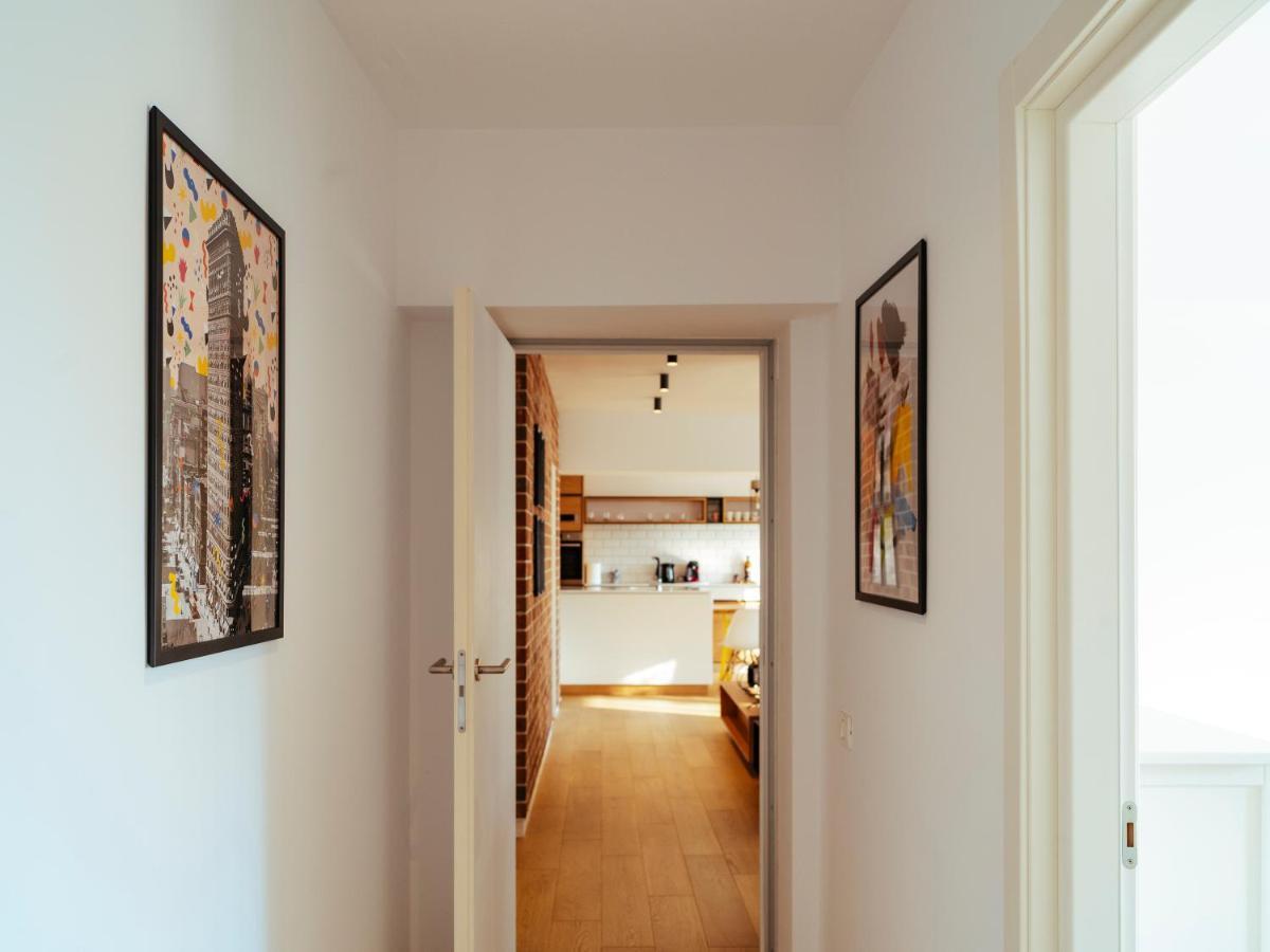 Central Modern Design Apartment Bucharest Exterior photo