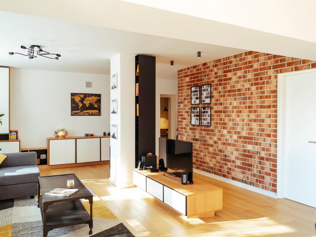 Central Modern Design Apartment Bucharest Exterior photo